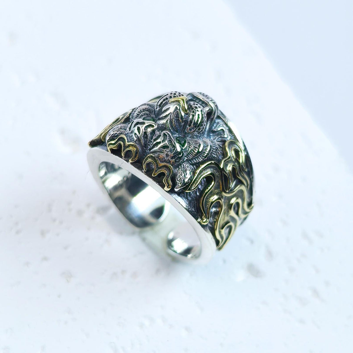Handmade S925 Sterling Silver Tiger Head Ring – Green Eyes & Gold Detailing – Men’s Gothic Animal Jewelry