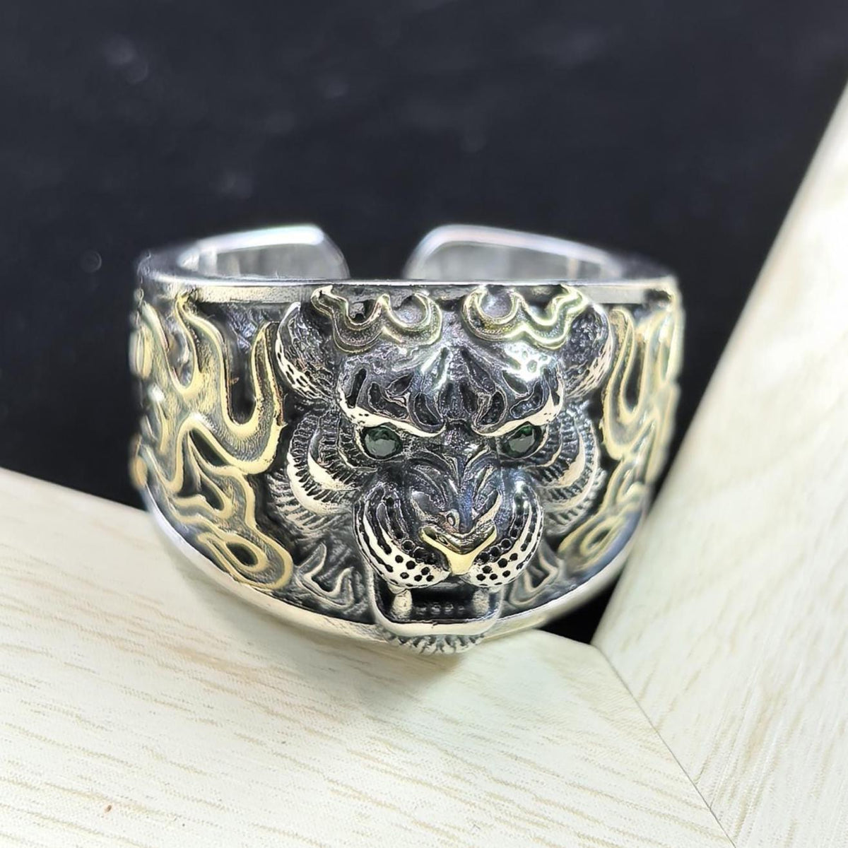 Handmade S925 Sterling Silver Tiger Head Ring – Green Eyes & Gold Detailing – Men’s Gothic Animal Jewelry